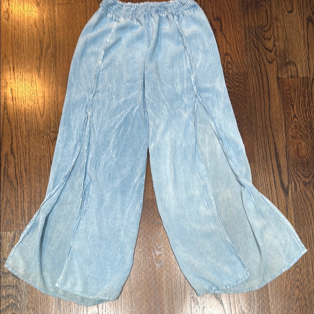 Kiwi Blue Wide-Leg Pants with Flowy Silhouette